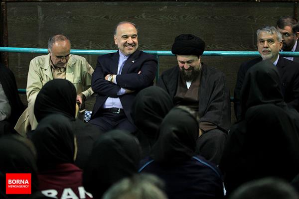 دیدار جامعه ورزش با یادگار امام راحل (ره)؛جامعه ورزش و جوانان با تولیت آستان مقدس امام خمینی دیدار کردند