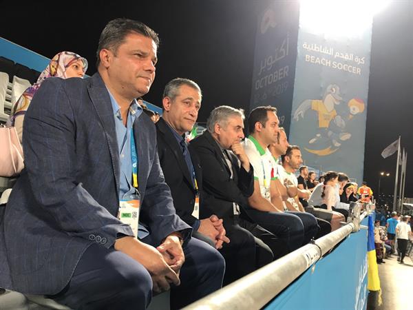 نخستین دوره بازیهای جهانی ساحلی_قطر؛حضور سفیر ایران در مسابقه فوتبال ساحلی ایران و اوکراین