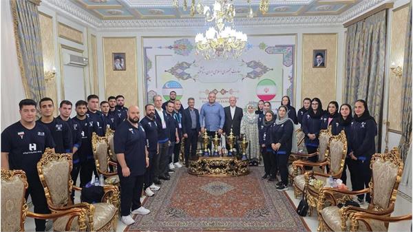 افتخارآفرینان وزنه‌برداری ایران مهمان سفیر کشورمان در ازبکستان