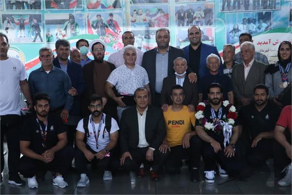 بازیهای کشورهای اسلامی - قونیه ؛ با استقبال مسئولان کمیته ملی المپیک و پارالمپیک، گروه دیگری از کاروان اعزامی به بازی های همبستگی کشورهای اسلامی به کشور بازگشتند