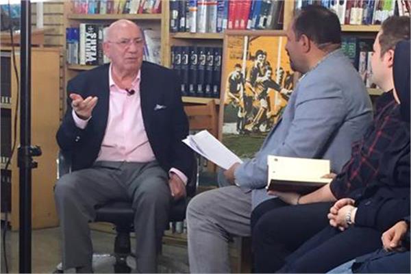 با انجام مصاحبه با حشمت الله مهاجرانی: