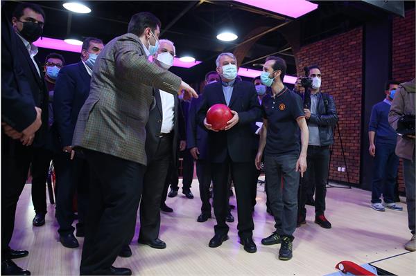 بازدید از تیم ملی هاکی روی یخ و افتتاح سالن بولینگ بازار بزرگ ایران 13