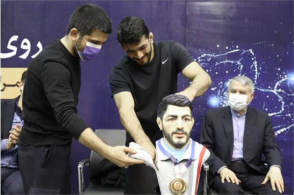 بازدید ریاست کمیته ملی المپیک از فدراسیون های کشتی و تنیس 29