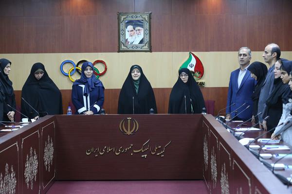 مراسم افتتاحیه دوره سولیداریتی ویژه دانش آموزان با حضور خانم ابتکار  19