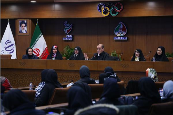 مراسم تجلیل از بانوان تاثیرگذار در ورزش زنان 41