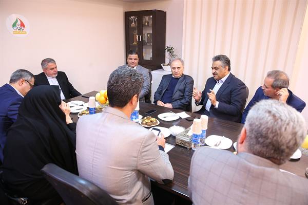 بازدید از فدراسیون های گلف، اسکواش، اسکی و بیماری های خاص 12