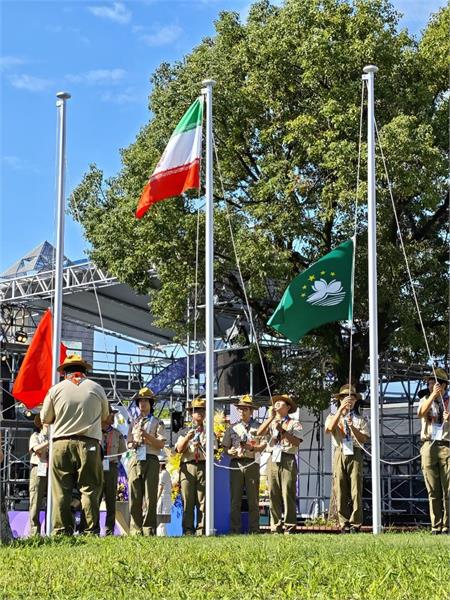 پرچم ایران در دهکده بازی‌های آسیایی آیچی–ناگویا به اهتزاز درآمد