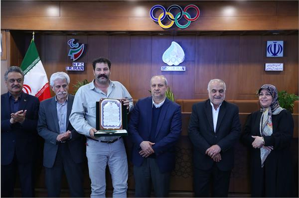 آیین تقدیر از قهرمانان و فعالان عرصه ورزش و محیط زیست 9