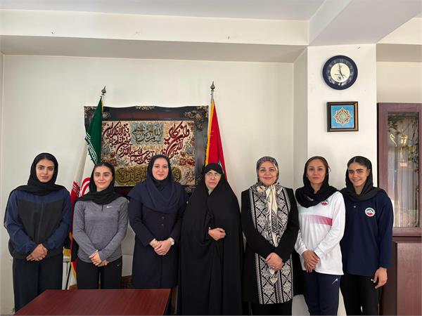 دیدار صمیمانه نایب‌رئیس کمیته ملی المپیک با دختران ملی‌پوش تالو/ تأکیددکترفرهادی‌زاد بر نقش ویژه دختران ووشو بر افزایش انگیزه و امیدآفرینی