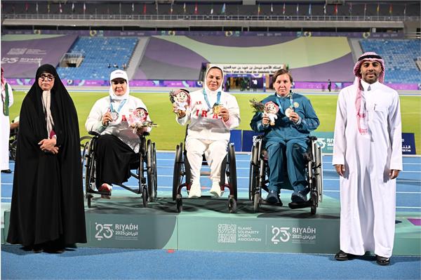 بازیهای کشورهای اسلامی ریاض،دکترفرهادی زاد اهدا کننده مدال ها در پارادوومیدانی