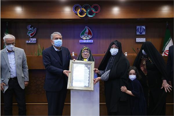 مراسم نکوداشت خانم طاهره طاهریان 33