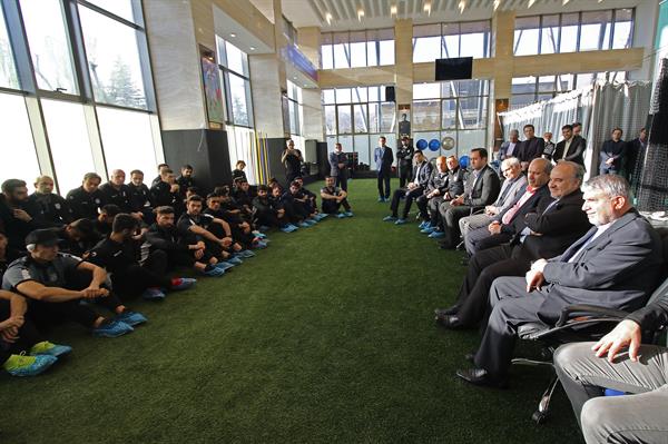 بازدید مسولان ورزش کشور از تمرینات تیم ملی امید فوتبال 7