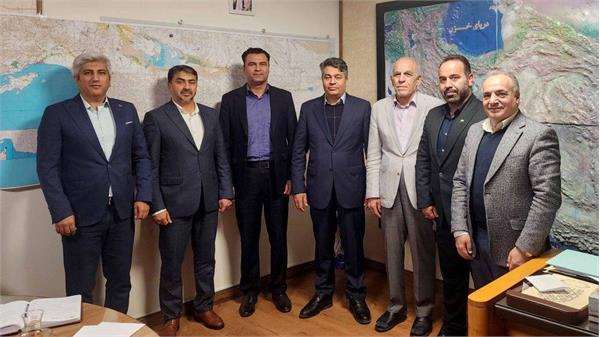 نشست تخصصی هیئت رئیسه انجمن بادبانی ایران با نماینده رئیس جمهور در هماهنگی اجرای سیاست‌های کلی توسعه دریا محور