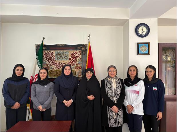 دیدار صمیمانه نایب‌رئیس کمیته ملی المپیک با دختران ملی‌پوش تالو/ تأکید فرهادی‌زاد بر نقش ویژه دختران ووشو بر افزایش انگیزه و