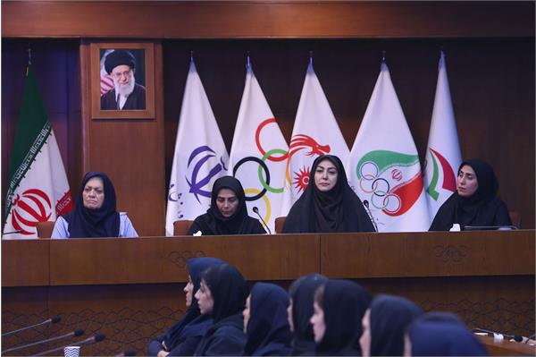 مراسم افتتاحیه سالن ورزشی برتر بانوان 16