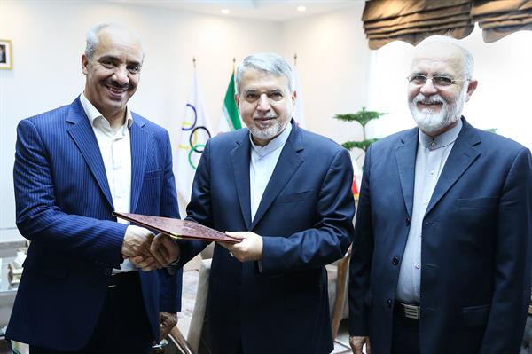 تقدیر کمیته ملی المپیک از خانم ها نجمه خدمتی و سمیه یزدانی در حاشیه جلسه هیئت اجرایی  9