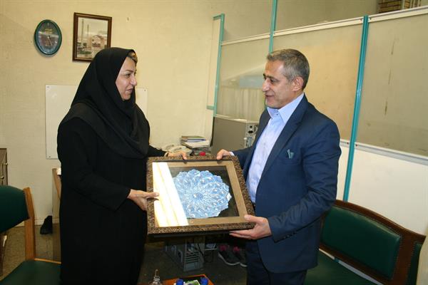 در راستای ارج نهادن به مقام شامخ خانواده های شهدا،جانبازان و امور ایثارگران؛دیدار مسئولان کمیته ملی المپیک با خانواده شهید حسینی
