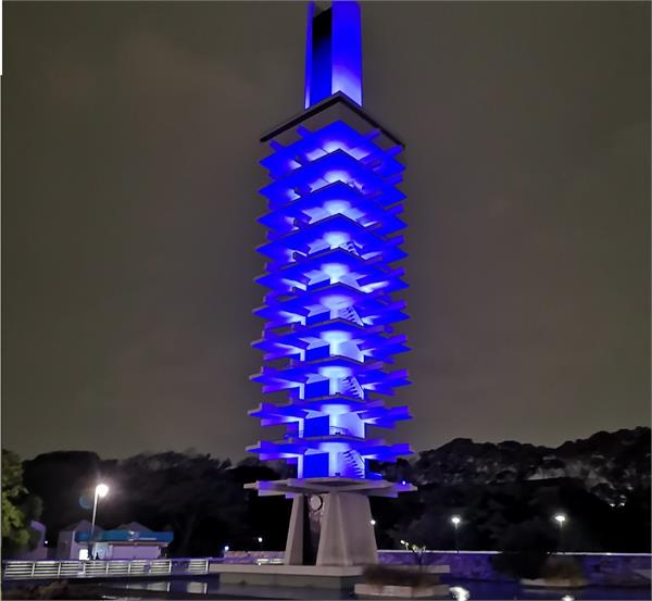 بنای یادبود المپیک توکیو1964 به رنگ زمین