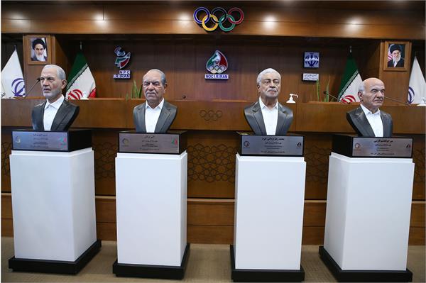 مراسم رونمایی از سردیس چهره های ماندگار ورزش ایران 70