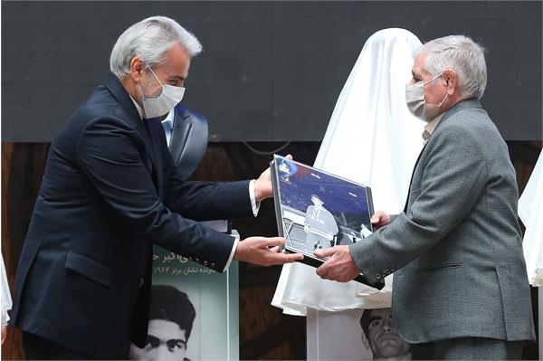 آیین رونمایی از تندیس مدال آوران المپیک و پارالمپیک 22