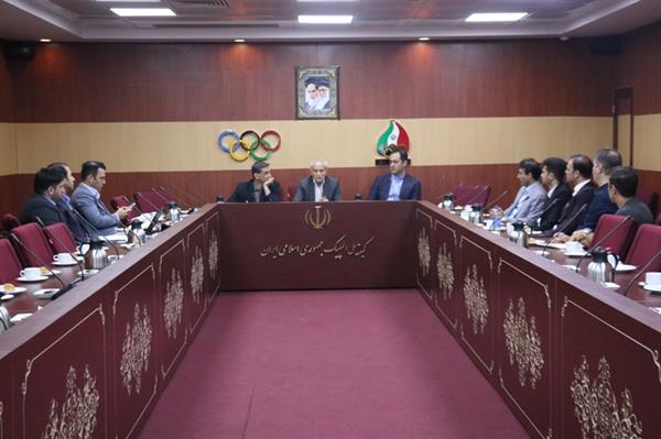 درفاصله ۳۶۵روز مانده به افتتاحیه بازی‌های المپیک توکیو۲۰۲۰، برگزاری نشست نصرالله سجادی سرپرست کاوران اعزامی کشورمان به این بازی‌ها با مدیران بخش های مختلف کمیته
