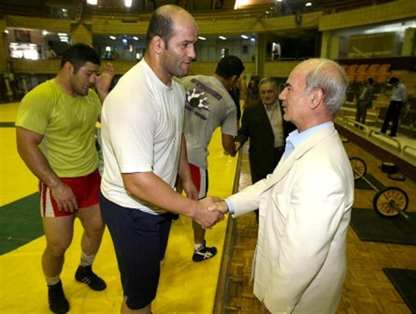 در آستانه اعزام به رقابتهای جهانی استانبول؛افشار زاده با کادر فنی تیمهای ملی کشتی آزاد و فرنگی دیدار کرد