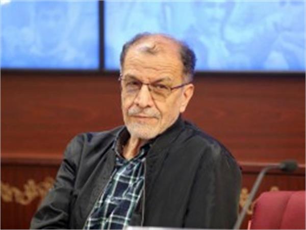 محمود خسروی وفا ضمن ادای احترام به شهید گمنام درمحل کار خود حاضر شد