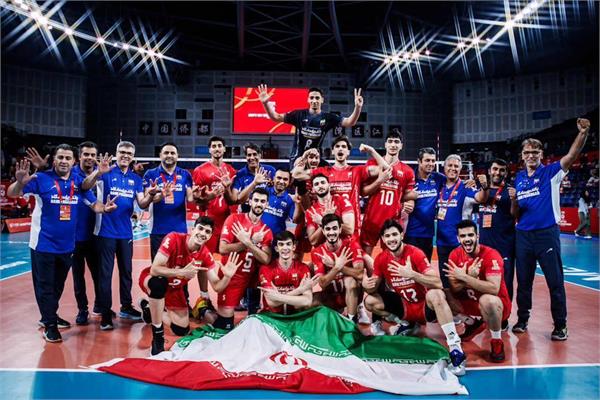 تیم ملی والیبال جوانان با شکست میزبان ، به نیمه  نهایی  صعود کرد
