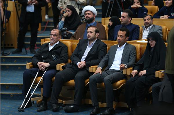 مراسم تجلیل از قهرمانان و مدال آوران سال 1403 48