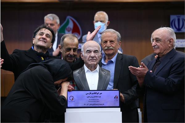 مراسم رونمایی از سردیس چهره های ماندگار ورزش ایران 63