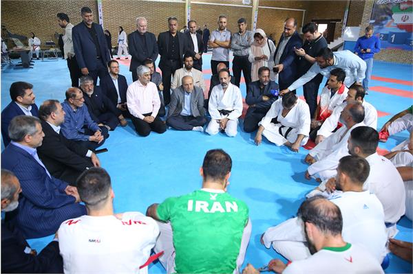 بازدید وزیر ورزش و جوانان و مسولان کمیته ملی المپیک  از اردو تیم ملی کاراته 11