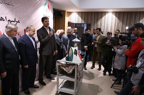 مراسم اهدا مدال و کاپ افتخارآفرینان ورزش کشور به موزه المپیک و پارالمپیک 47