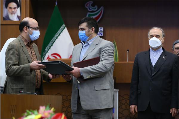 مراسم رونمایی از سردیس قهرمانان ورزش کشور 52