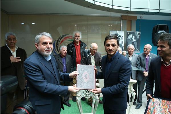 آیین بزرگداشت و رونمایی از دست نوشته های غلامرضا تختی 40