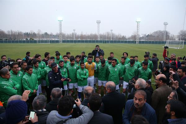 بازدید مسئولان ورزش کشور از تمرین تیم ملی فوتبال امید 14
