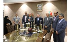 مراسم اهدا مدال و کاپ افتخارآفرینان ورزش کشور به موزه المپیک و پارالمپیک-. 10