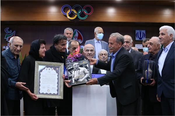 مراسم رونمایی از سردیس چهره های ماندگار ورزش ایران 65