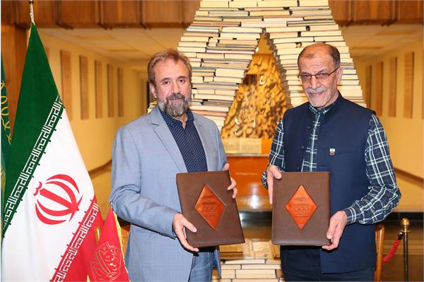 امضاء تفاهم نامه با موزه ملک 2