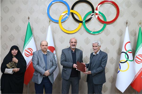 جلسه کمیسیون آموزش و مدیریت 42