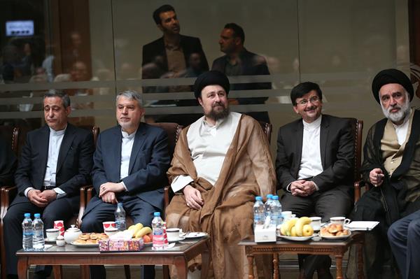 نشست صمیمی پبشکسوتان ورزشی کشور با آیت الله سید حسن خمینی،مسوولان وزارت ورزش و جوانان و کمیته ملی المپیک و پارالمپیک 43