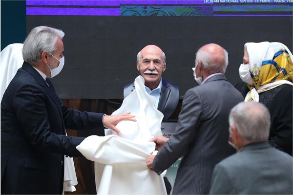آیین رونمایی از تندیس مدال آوران المپیک و پارالمپیک 18