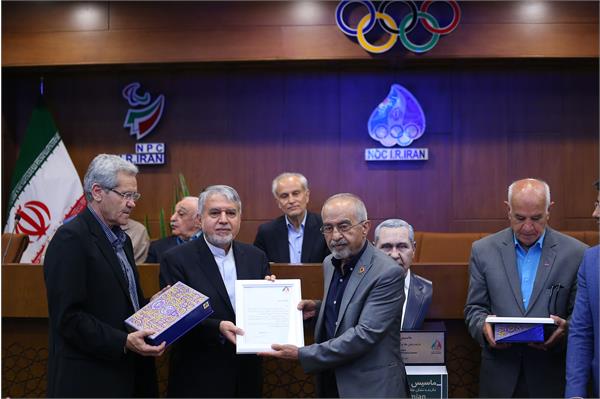 مراسم رونمایی از سردیس ماسیس هامبارسومیان 44