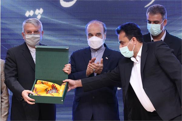 مراسم رونمایی از تمبر و نماد کاروان ورزشی ایران در المپیک توکیو 17