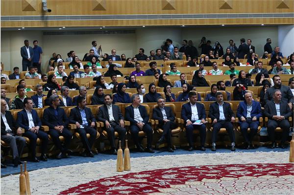 مراسم تجلیل از قهرمانان و مدال آوران سال 1403 52
