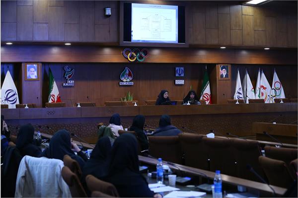 جلسه مدیریت رهبری زنان 2