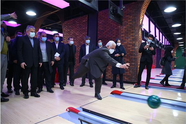 بازدید از تیم ملی هاکی روی یخ و افتتاح سالن بولینگ بازار بزرگ ایران 14
