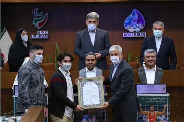 مراسم رونمایی از سردیس قهرمانان ورزش کشور/ 28