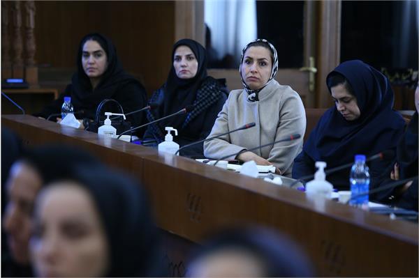 دوره مدیریت و رهبری در ورزش زنان 12