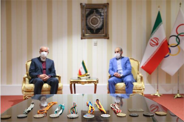 اهدا مدال نقره عسگری محمدیان در المپیک بارسلون به موزه ملی ورزش، المپیک و پارالمپیک  1