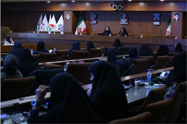 جلسه مدیریت رهبری زنان 10